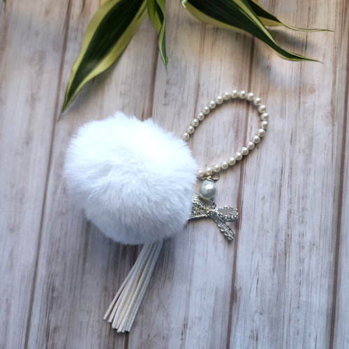 ふわっふわのファーボールとアレンジ自在♪バッグチャーム その他