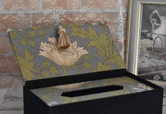 ティッシュケース・ティッシュボックス・蓋つきティッシュボックス　ウィリアムモリスアネモネ柄♣︎カルトナージュ♣︎ 2枚目の画像