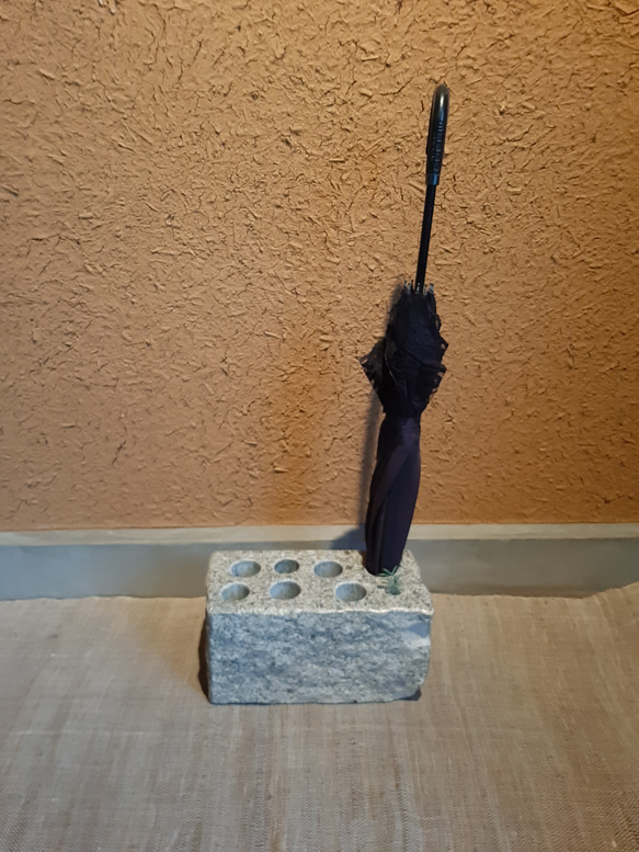 石の傘立て 御影石 石 傘石 Kasaishi さび御影 恵那石 10 傘立て