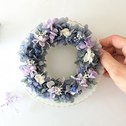 2点セット ゆらゆら雨粒の紫陽花リース＆紫陽花ミニバスケット 玄関リース 梅雨 つまみ細工・雨降りも爽やかに！ミニ紫陽花リース・薄紫 リース