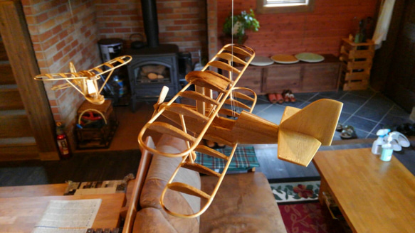 【職人のおまかせ制作】飛行機の木工模型モビール 1枚目の画像