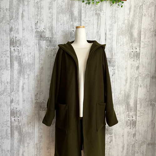 秋軽量ふわふわブークレーニットカーキ色ウール混ニットドルマンフード