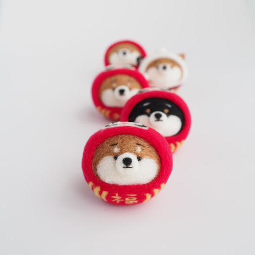 受注製作】なりきりだるまのまゆパグ(フォーン・黒) 羊毛フェルト 羊毛