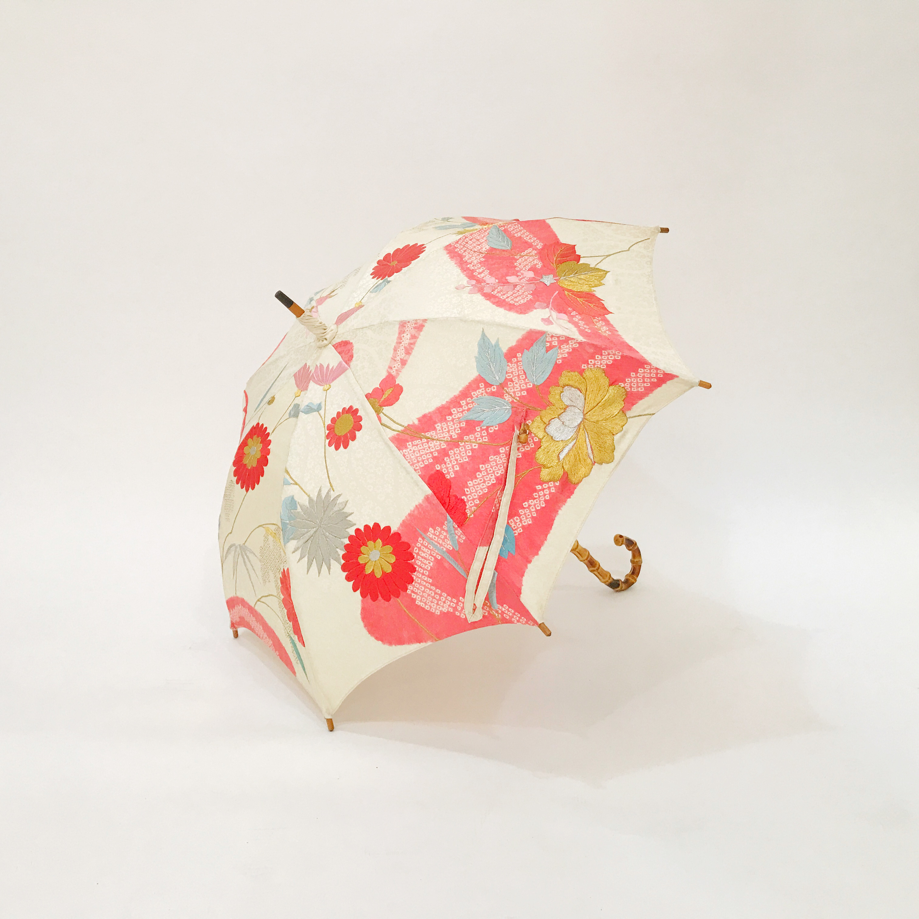 【めい♡】トワルドジュイ柄の日傘（ハンドメイド） AKARI OHNO | 晴雨兼用のRiu日傘、再販中です🩵☺️☂️ ドレス