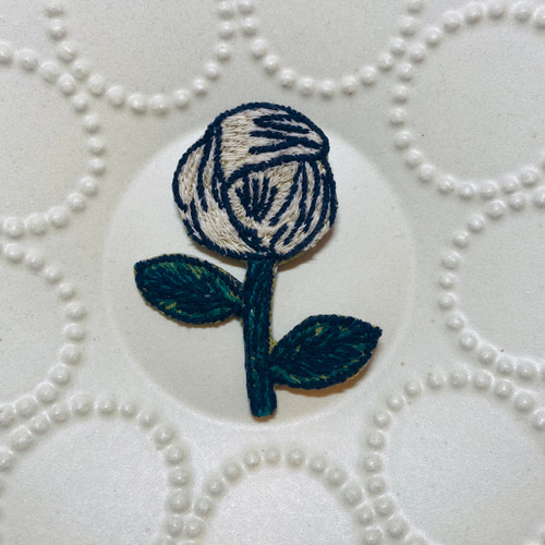 ブローチ（花・ミナペルホネン生地使用・ハンドメイド） ブローチ  