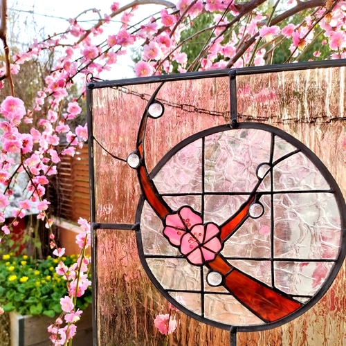 ステンドグラスパネル 壁掛け 窓掛け 梅の花 お母さんの日ギフト 花見