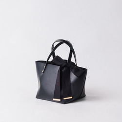 本革ハンドル　RIBBON  PVC　トート！ BLACK　GOLD 1枚目の画像