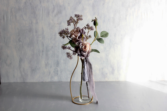 【グレーベージュローズとパープルベリー】｜アーティフィシャルフラワー 花瓶アレンジ| 冬｜ギフト・インテリア雑貨 2枚目の画像