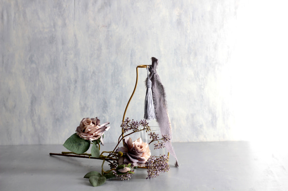 【グレーベージュローズとパープルベリー】｜アーティフィシャルフラワー 花瓶アレンジ| 冬｜ギフト・インテリア雑貨 5枚目の画像