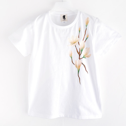 手描き木蓮柄Tシャツ ホワイト 手描きで描いたモクレンの花柄Tシャツ T  