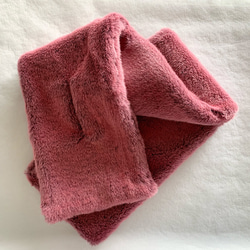 Fursnude Fluffy 蓬鬆貂皮圍巾 深粉色圍巾帶開衩 第6張的照片