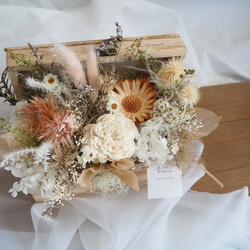 オレンジブラウンの優しいドライフラワースワッグ flower swag