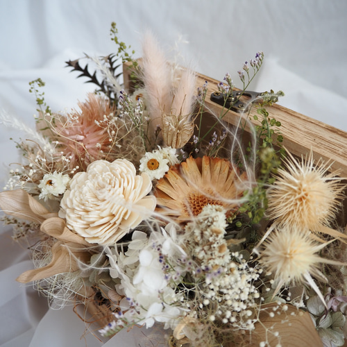 ドライフラワー★飛び出すラナンキュラス　フレームアレンジメント★ギフト♪癒し♪ アンニュイ ラテカラーなドライフラワーアレンジ box arrangement