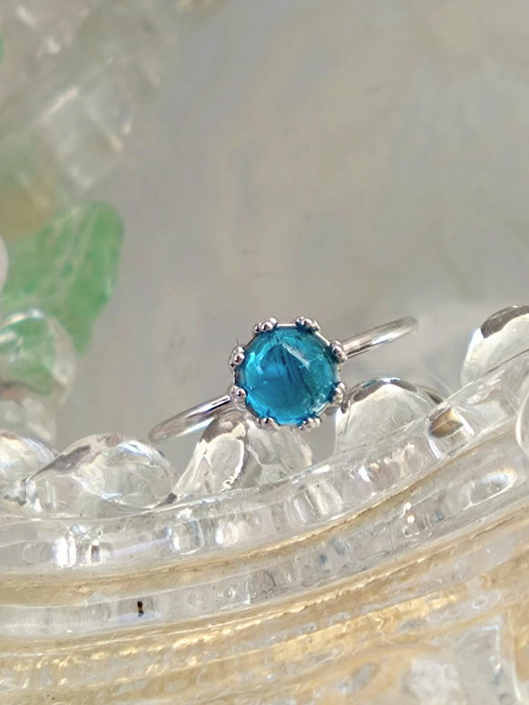 SV925（ロジウムコーティング）　宝石質 ネオンブルー アパタイト ring 2枚目の画像