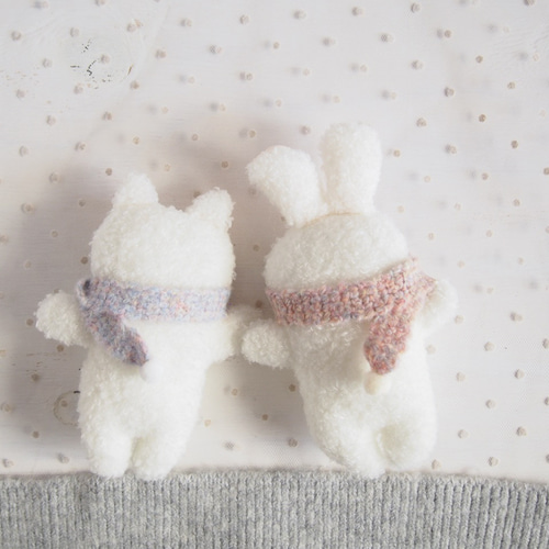 雪うさぎちゃん、ゆきんこ猫ちゃん（ポンポンマフラー付き