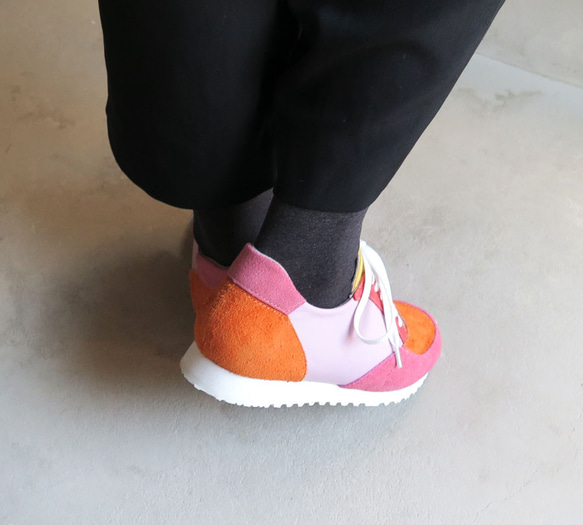 【かわいいビタミンカラー】スリムなのにゆったりな履き心地！ユニセックスデザインの本革大人スニーカー/ピンク系マルチカラー 10枚目の画像
