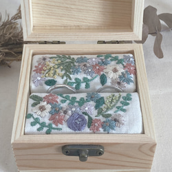 刺繍のリングピロー　木箱　＊flower garden＊フラワーガーデン 2枚目の画像