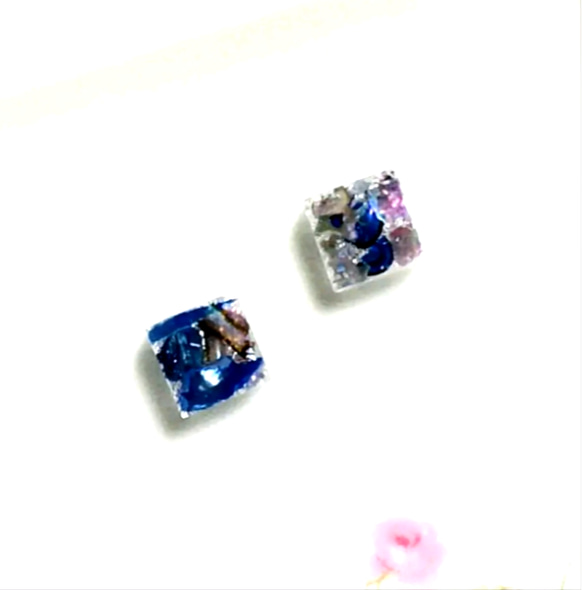 ブルー螺鈿の銀継ぎ風スクエアピアスイヤリング【1643】 1枚目の画像