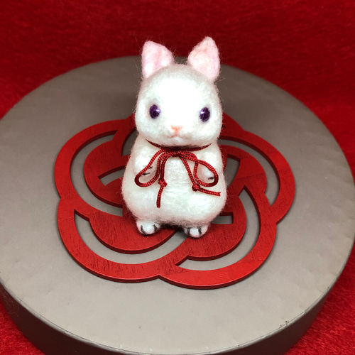 ウサギと小鳥の羊毛フェルト人形セット ◇干支 白うさぎ 紫目 赤紐【羊毛フェルト人形】 【羊毛フェルト