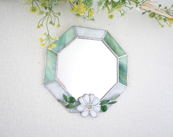 ✴︎:.｡.グリーン×ホワイトの八角形の鏡♪（Size20/Max21） ステンド