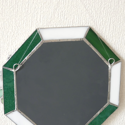 ステンドグラス ミラー絵画♦️ラタンフレーム♦️グリム童話♦️シンデレラ♦️送料込 ✴︎:.｡.:グリーン×ホワイトの八角形の鏡♪（Size21/Max22.5