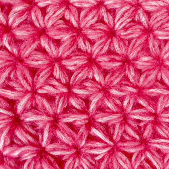 ネックウォーマー　ピンク　手編み　メビウス　スヌード　お花の模様　ビタミンカラー 4枚目の画像