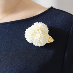 オーストリッチ フェザーコサージュ オフホワイト コサージュ hanaki