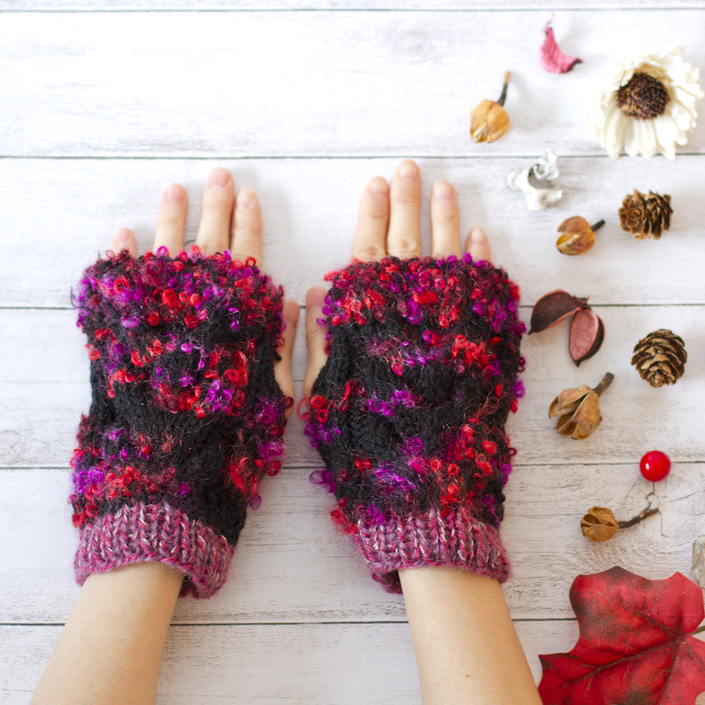 ループとヘアリーのほわほわハンドウォーマー