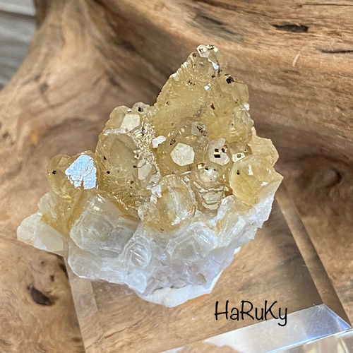 レア♢スペシャル 原石標本 ボーナイト in イエローカルサイト 天然石