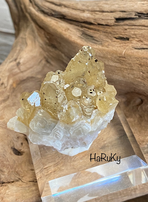 レア♢スペシャル 原石標本 ボーナイト in イエローカルサイト 天然石
