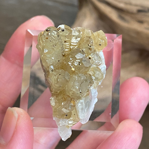 レア♢スペシャル 原石標本 ボーナイト in イエローカルサイト 天然石