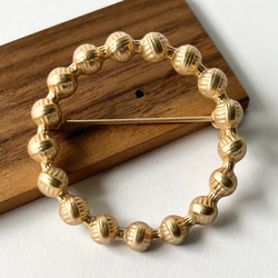 ポンデリングブローチ】 ゴールド サークル タンバリンブローチ 卒業式