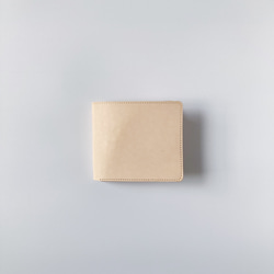ヌメ革の二つ折り財布 「Bifold wallet (natural)」 6枚目の画像