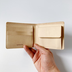 ヌメ革の二つ折り財布 「Bifold wallet (natural)」 3枚目の画像