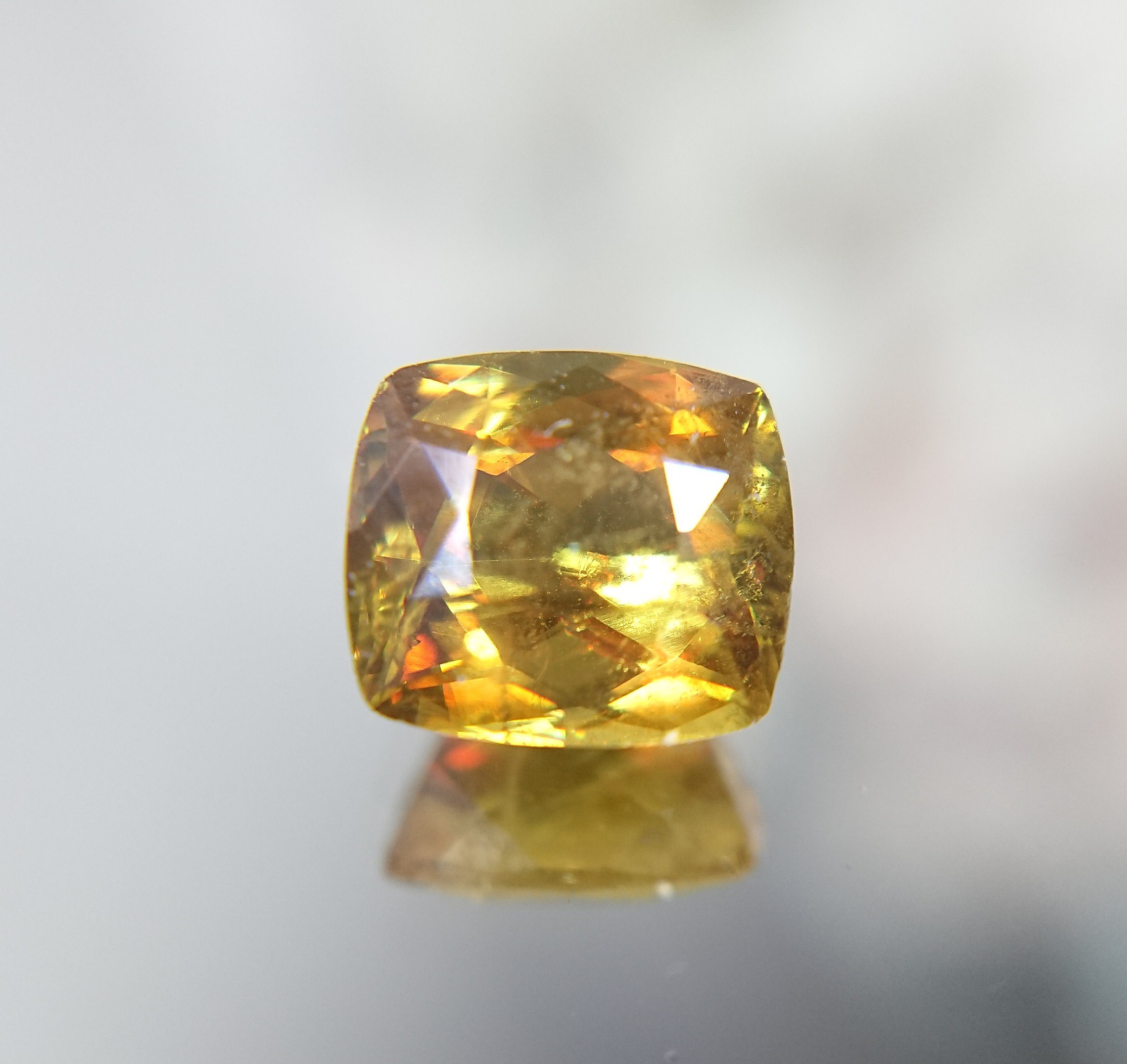 スフェーン　1.2ct　☆1059