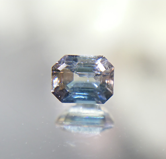 アキシナイト ブルー　0.23ｃｔ　☆1695　ブルーティントアキシナイト 1枚目の画像