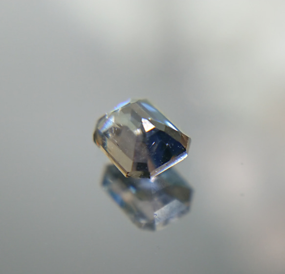 アキシナイト ブルー　0.23ｃｔ　☆1695　ブルーティントアキシナイト 4枚目の画像