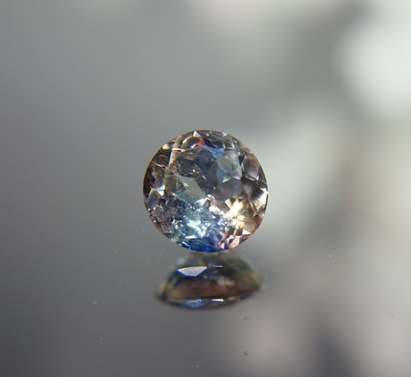 アキシナイト ブルー　0.36ｃｔ　☆1680　ブルーティントアキシナイト 1枚目の画像