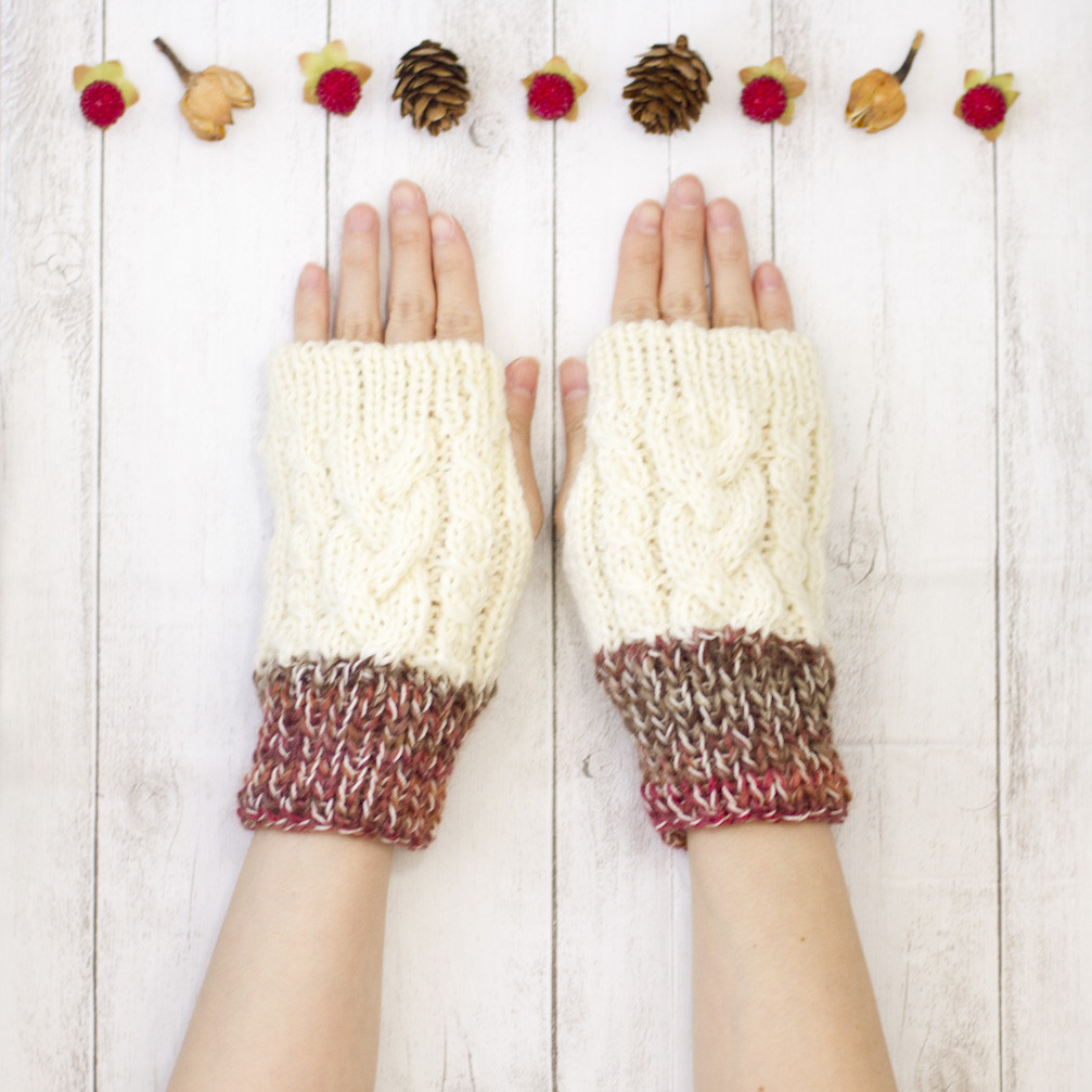 ベビーアルパカウールとモヘヤのアラン模様ハンドウォーマー