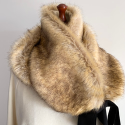 毛皮圍巾 華麗的狐狸風格圍巾 蓬鬆的毛皮 日本製造的優質生態毛皮 第1張的照片