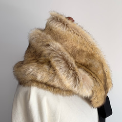 毛皮圍巾 華麗的狐狸風格圍巾 蓬鬆的毛皮 日本製造的優質生態毛皮 第2張的照片