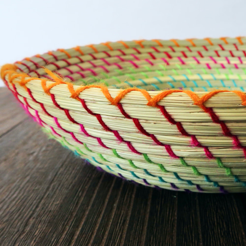 メキシコ/藁】レインボーカラーバスケット（お皿タイプ