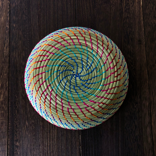 メキシコ/藁】レインボーカラーバスケット（お皿タイプ