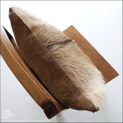 毛皮クッションカバー PUTI-23 ハラコ 天然皮革 ハンドメイド 正方形 北欧 本皮 手作り レトロ調 エスニック 2枚目の画像
