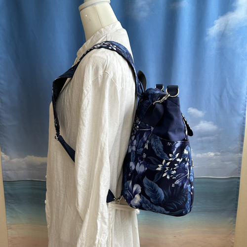 A4対応 3way リュックの紐を収納 サイドポケットが便利な