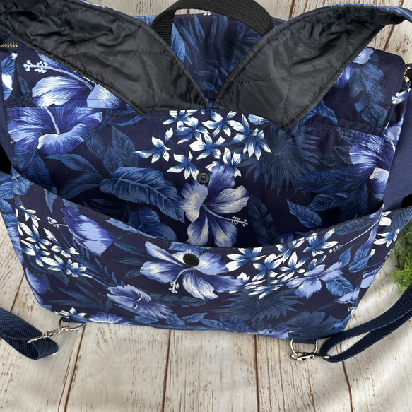 A4対応 3way リュックの紐を収納　サイドポケットが便利な　ショルダーバック　リュックサック　大人のハイビスカス柄 