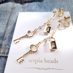 再販】鍵＆南京錠モチーフ ロック☆テイストのイヤリング・ピアス
