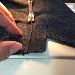 【1点もの・デザイン画付き】岡山産デニム＋ゴブラン織り切り替えシャツ型コートワンピース（KOJI TOYODA） 13枚目の画像