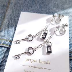 鍵＆南京錠モチーフ ロック☆テイストのイヤリング・ピアス シルバー