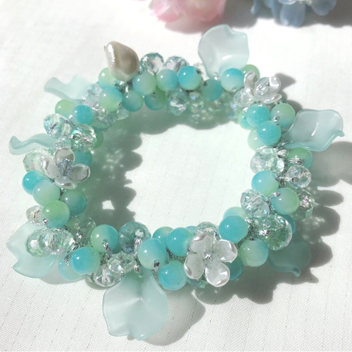 森の白花 ビーズシュシュ (グリーン) ヘアゴム (Bright.) 通販｜Creema 